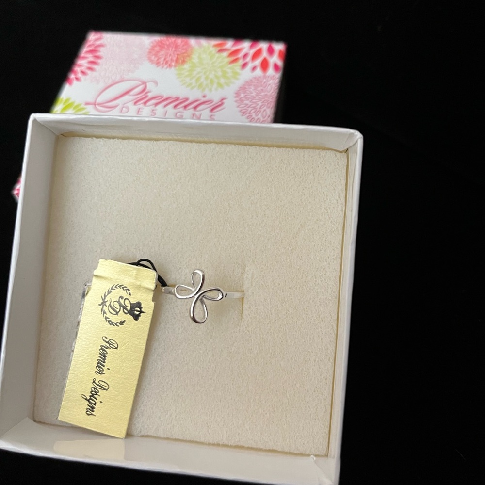 Premier Designs “Reminder” ring, size 8